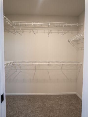 8810 Meadowlark Parkway S, Horace, ND 58047