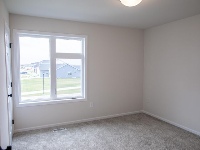 8810 Meadowlark Parkway S, Horace, ND 58047