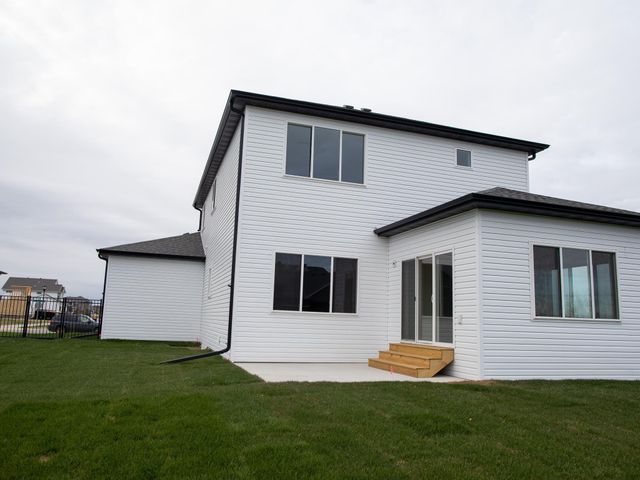 8810 Meadowlark Parkway S, Horace, ND 58047