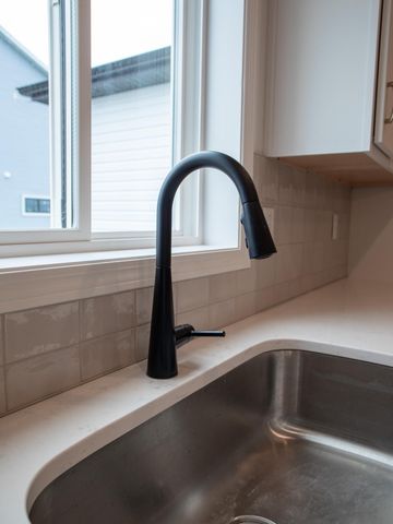 8810 Meadowlark Parkway S, Horace, ND 58047