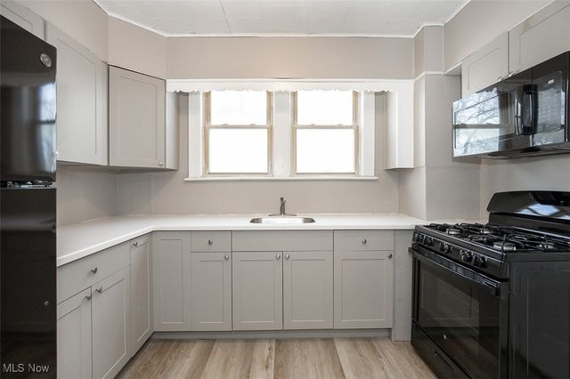 1045 Carlyon Road, East Cleveland, OH 44112