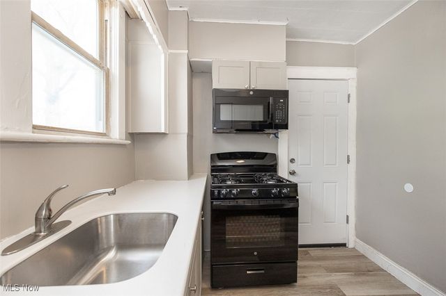 1045 Carlyon Road, East Cleveland, OH 44112