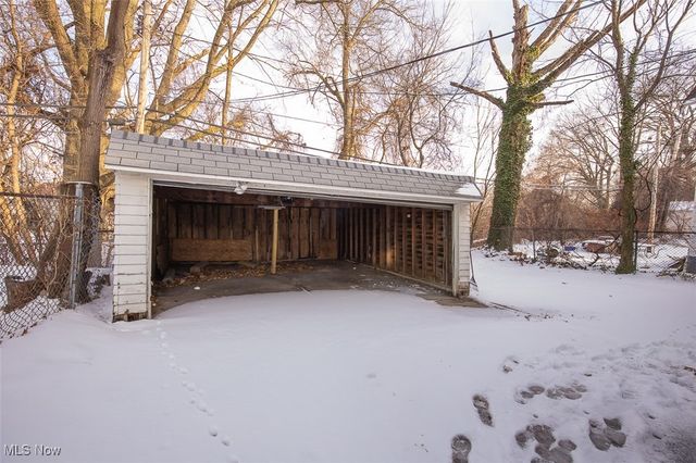 1045 Carlyon Road, East Cleveland, OH 44112