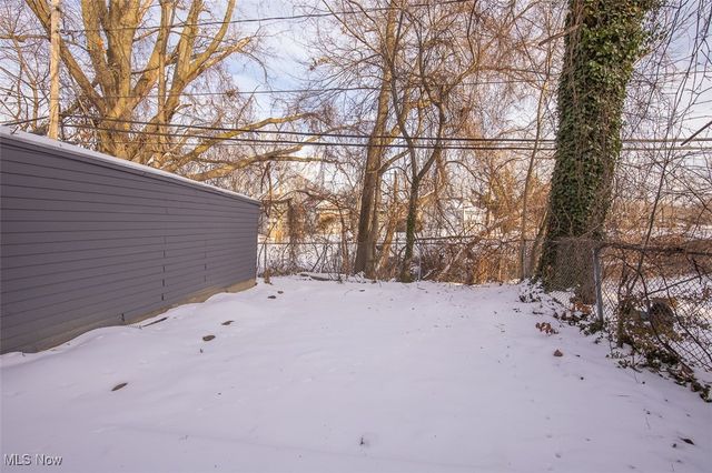 1045 Carlyon Road, East Cleveland, OH 44112