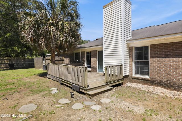 103 King Arthur Road, Greenville, NC 27858