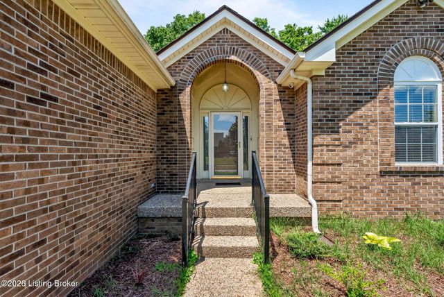 7807 Ridgehurst Pl, Louisville, KY 40299
