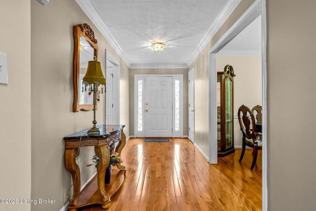 7807 Ridgehurst Pl, Louisville, KY 40299