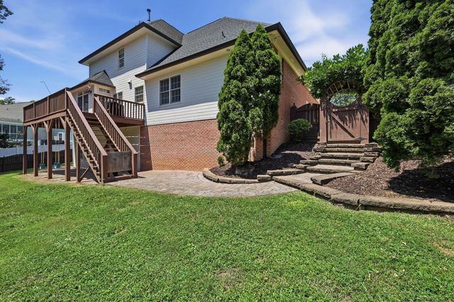 1098 Harbor Point Drive, Soddy Daisy, TN 37379