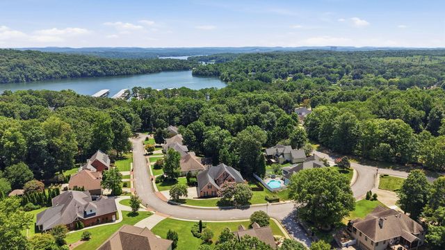 1098 Harbor Point Drive, Soddy Daisy, TN 37379