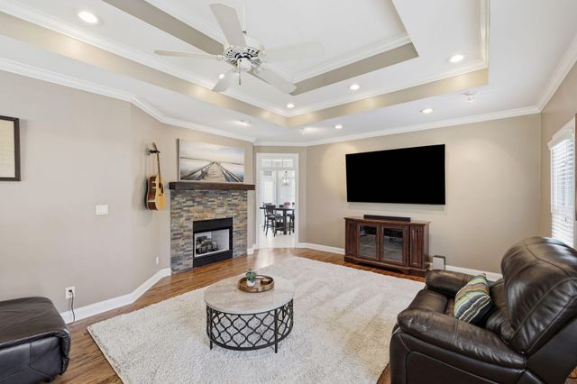 1098 Harbor Point Drive, Soddy Daisy, TN 37379