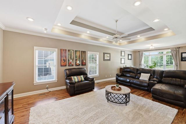 1098 Harbor Point Drive, Soddy Daisy, TN 37379