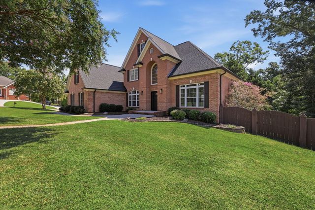 1098 Harbor Point Drive, Soddy Daisy, TN 37379