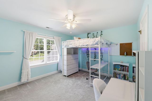 1098 Harbor Point Drive, Soddy Daisy, TN 37379