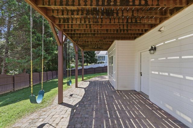 1098 Harbor Point Drive, Soddy Daisy, TN 37379