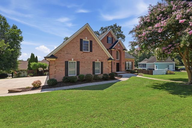 1098 Harbor Point Drive, Soddy Daisy, TN 37379