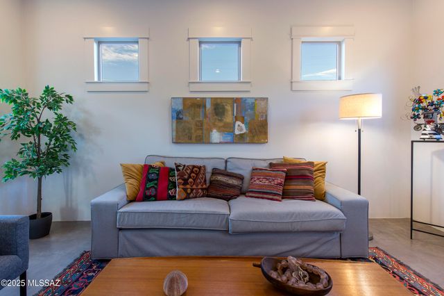 513 W Oury Street, Tucson, AZ 85705