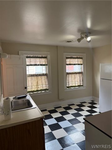 344 Elmwood Avenue 3rd floor, Buffalo, NY 14222