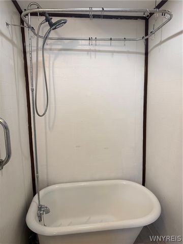 344 Elmwood Avenue 3rd floor, Buffalo, NY 14222