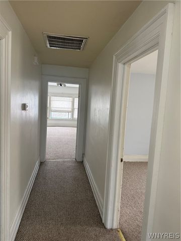 344 Elmwood Avenue 3rd floor, Buffalo, NY 14222