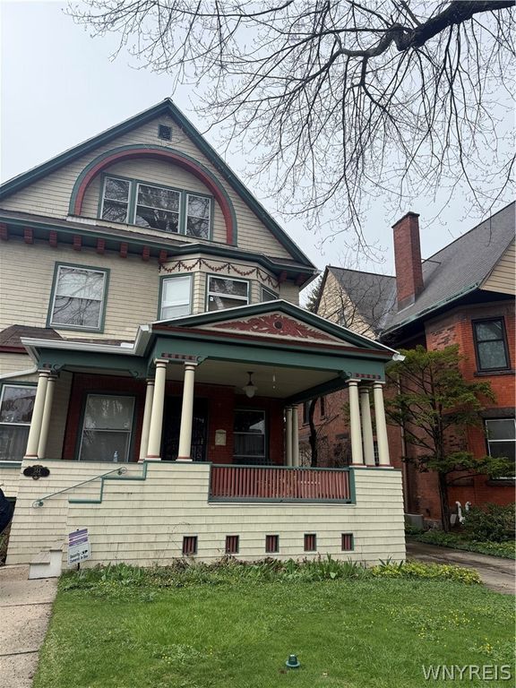 344 Elmwood Avenue 3rd floor, Buffalo, NY 14222