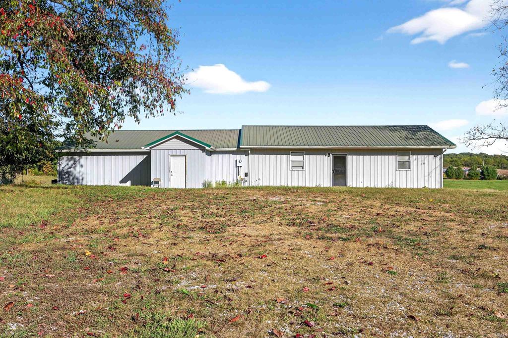 1465 Moto Cross Road, Mitchell, IN 47446