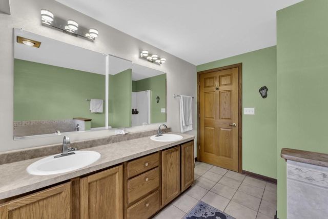 8411 207th AVENUE, Bristol, WI 53104