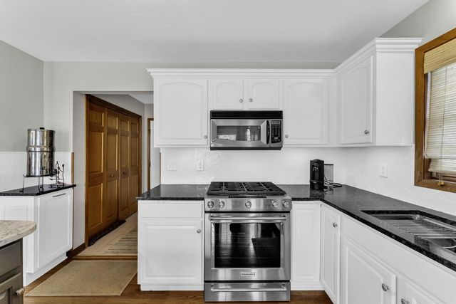 8411 207th AVENUE, Bristol, WI 53104