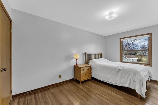 8411 207th AVENUE, Bristol, WI 53104