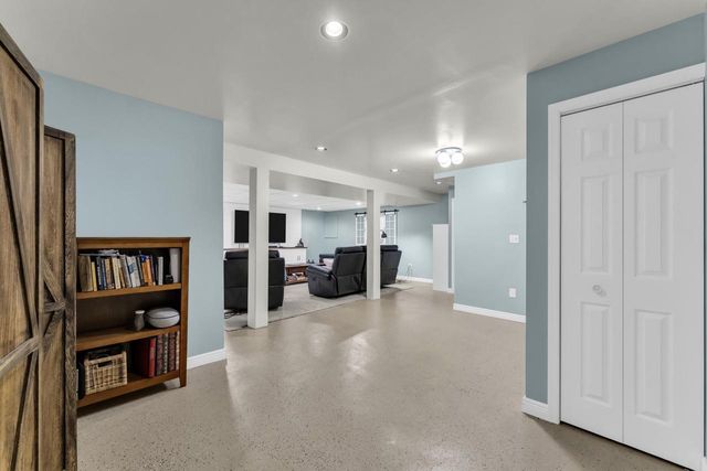 8411 207th AVENUE, Bristol, WI 53104