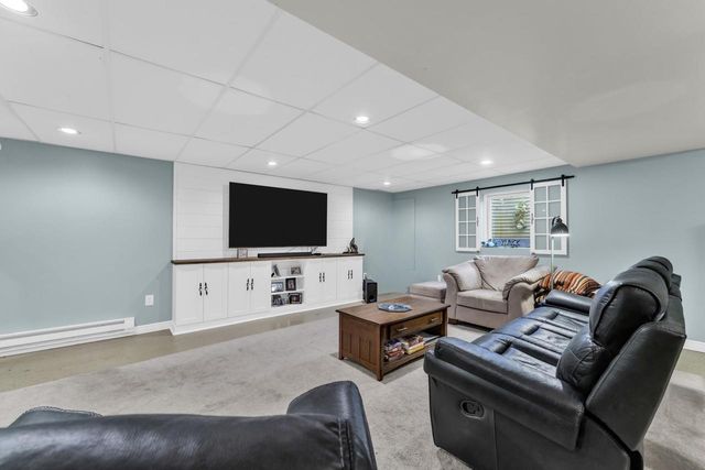 8411 207th AVENUE, Bristol, WI 53104