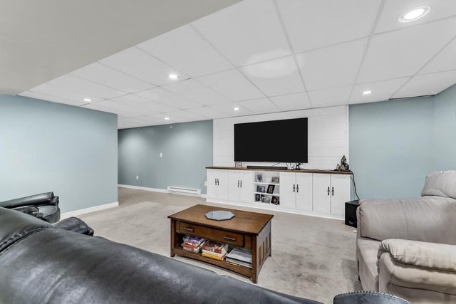 8411 207th AVENUE, Bristol, WI 53104