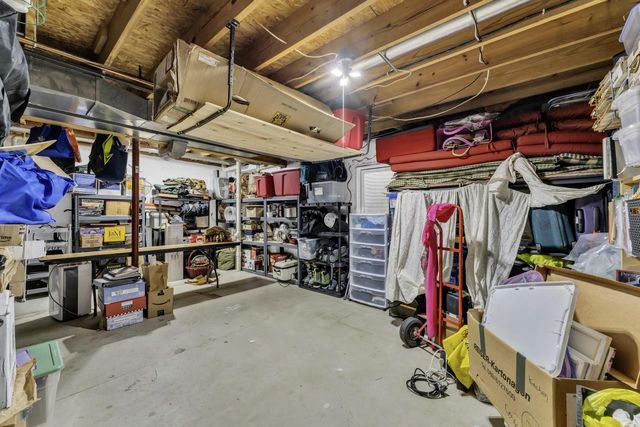 8411 207th AVENUE, Bristol, WI 53104