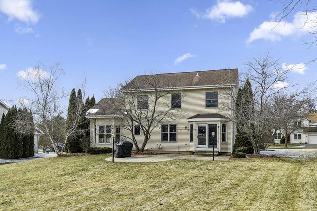 8411 207th AVENUE, Bristol, WI 53104