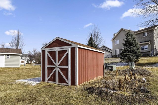 8411 207th AVENUE, Bristol, WI 53104