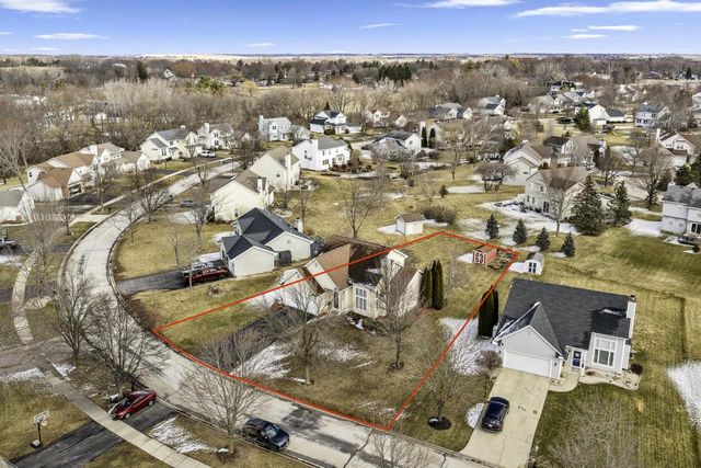 8411 207th AVENUE, Bristol, WI 53104