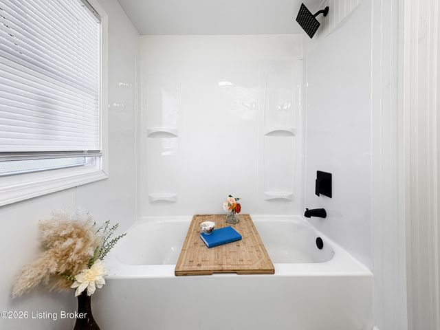 1118 W Whitney Ave, Louisville, KY 40215