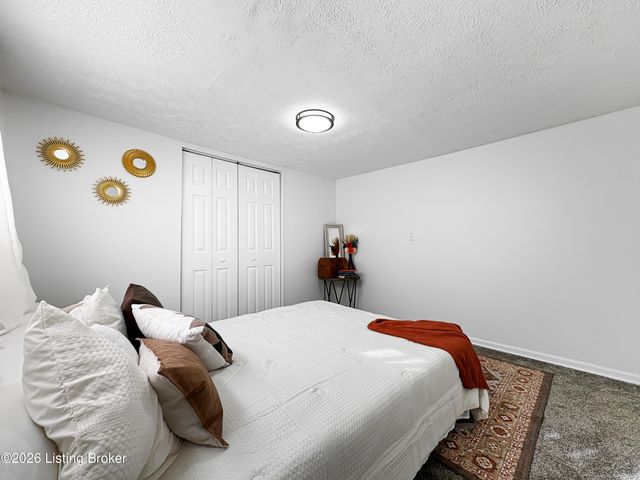 1118 W Whitney Ave, Louisville, KY 40215