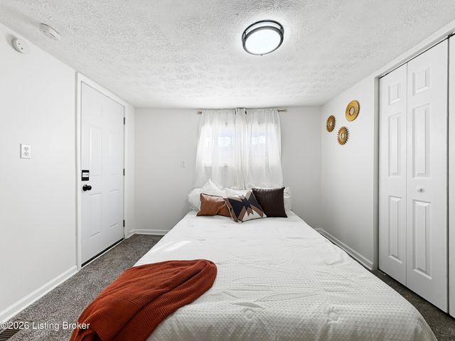 1118 W Whitney Ave, Louisville, KY 40215