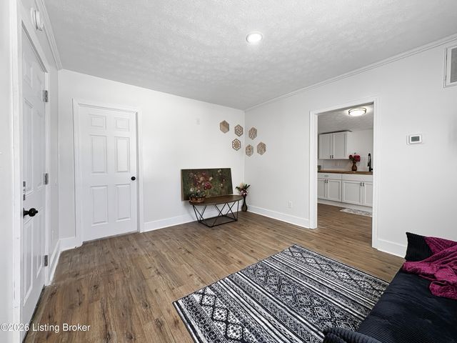 1118 W Whitney Ave, Louisville, KY 40215