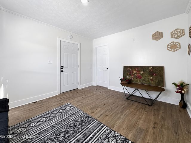 1118 W Whitney Ave, Louisville, KY 40215