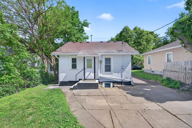 1690 Margaret Street, Saint Paul, MN 55106