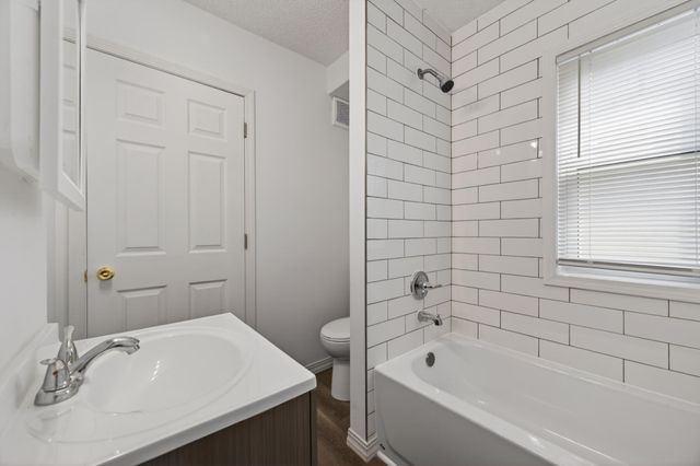 1690 Margaret Street, Saint Paul, MN 55106