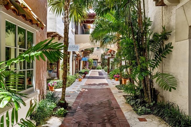 9 Via Parigi, Palm Beach, FL 33480