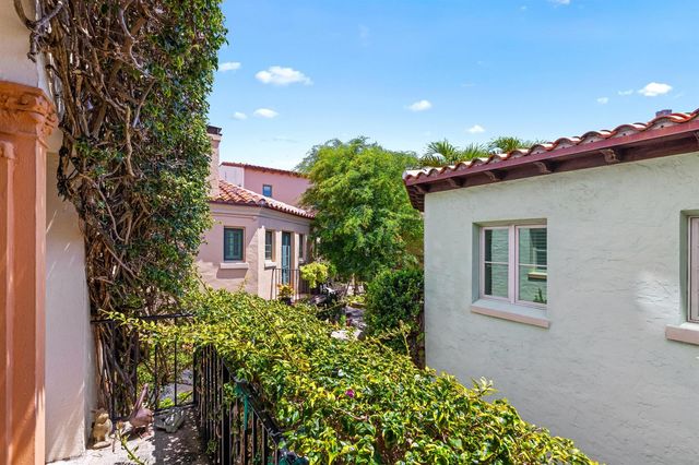9 Via Parigi, Palm Beach, FL 33480