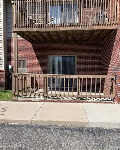 8049 Fenton Street, Dearborn Heights, MI 48127
