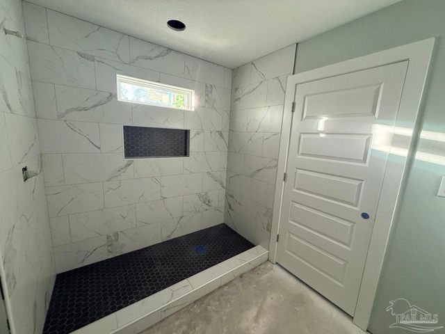 4728 Bay Breeze Dr, Gulf Breeze, FL 32563