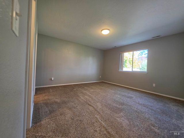 2080 N Swainson Ave, Meridian, ID 83646