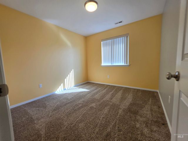 2080 N Swainson Ave, Meridian, ID 83646