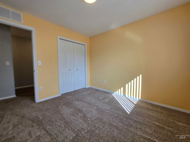 2080 N Swainson Ave, Meridian, ID 83646