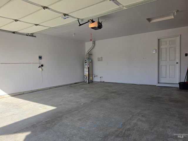 2080 N Swainson Ave, Meridian, ID 83646